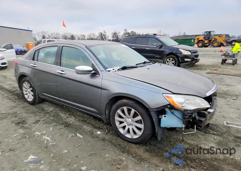 2013 Chrysler 200 Limited z USA, uszkodzony, nr VIN 1C3CCBCG9DN507761